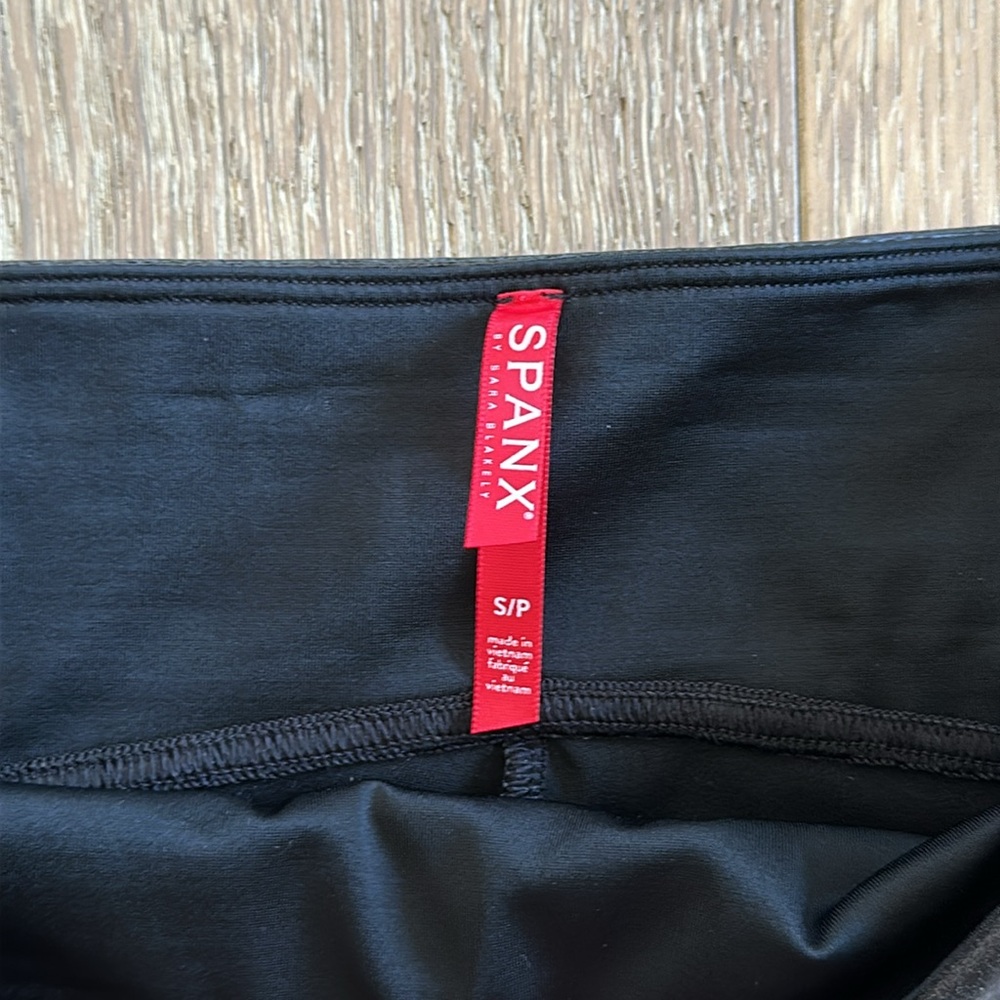 SPANX Faux Leather Side Stripe Leggings - Picture 6 of 12